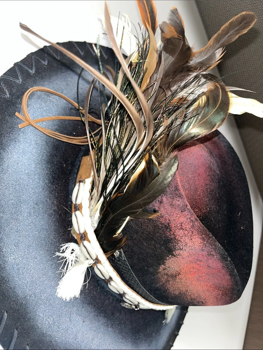 Women's Bohemian Feather Trimmed Western Hat in Black and Rust